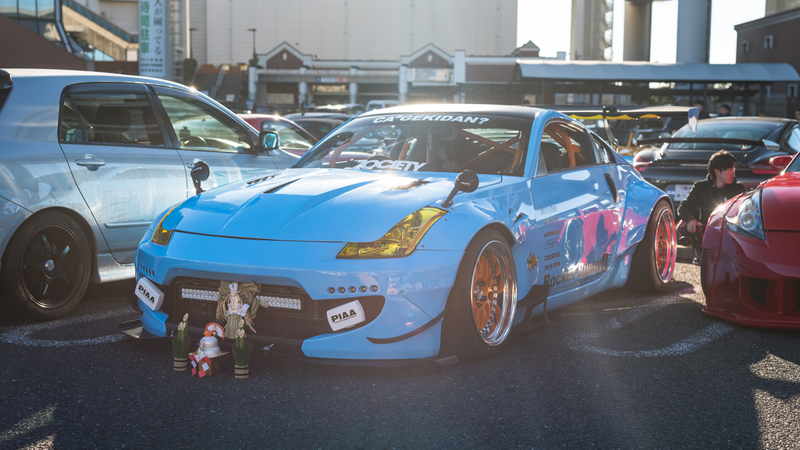 Rocket Bunny 350Z with some New Year decorations